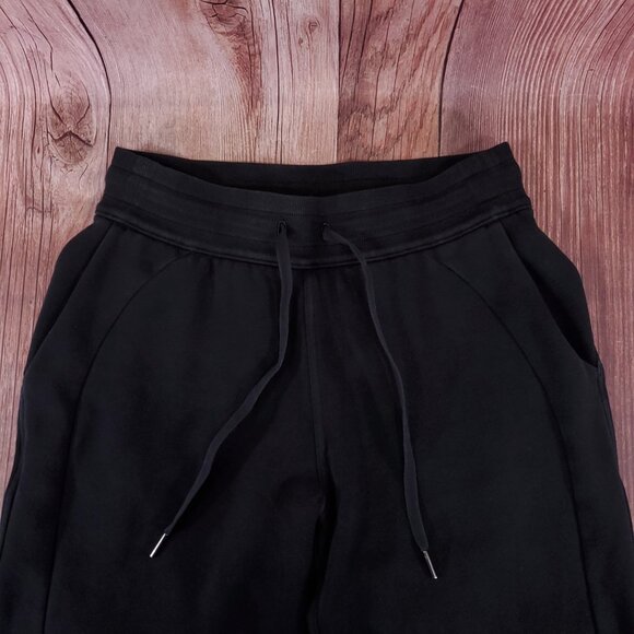 Lululemon Womens Size 6 Scuba High-Rise Cropped Joggers Pants Black W6BW6S - Picture 3 of 12
